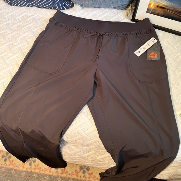 Reebok stretch straight leg pant - Picture 2 of 4